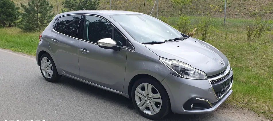 samochody osobowe Peugeot 208 cena 36600 przebieg: 86900, rok produkcji 2019 z Strzyżów